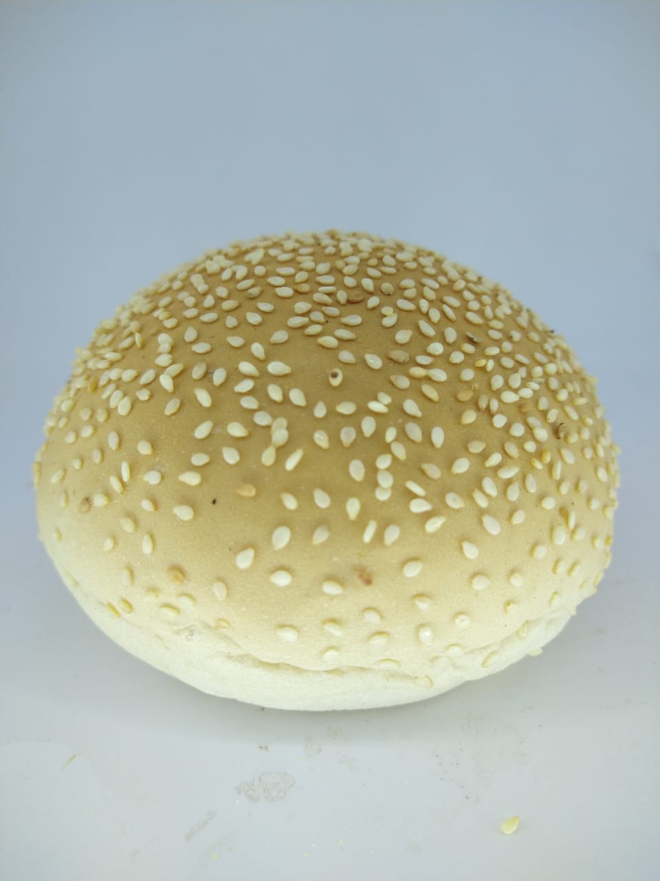 Pao bola com gergelim 90g (ovo/mat)